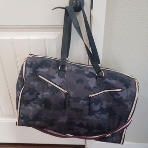 STELLA & DOT Getaway Bag Travel Weekender Luggage Carry-On Cross